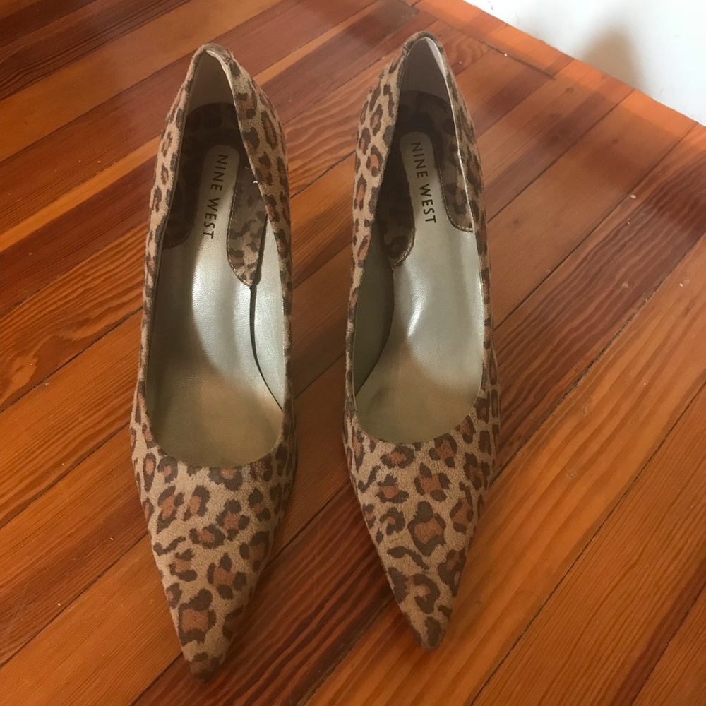 9 West leopard print Heels